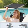 Schwarze Songmics Sonnenliege mit verstellbarer Sonnenblende und Kopfkissen am Pool.