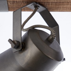 Detailaufnahme: Schwarzer Brilliant Wand Spot Decca mit Holz-Elementen, 2-flammig.