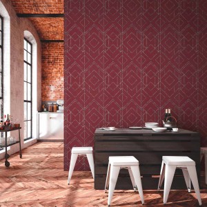 Rote Vliestapete mit geometrischem Art Deco Muster in Dunkelrot und Silber für Wohn- und Esszimmer.