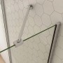 Detailansicht U-Duschkabine mit Stabilisierungsstange und NANO-Glas Beschichtung.