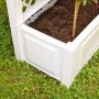 Weißer KHW Pflanzkasten mit Spalier, 140x100x43 cm, bepflanzt im Garten.