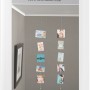 Artiteq Picture Mouse Aufhängesystem mit 6 Magneten zur Bildpräsentation an einer Bilderschiene.