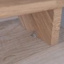 Detailaufnahme einer geraden Lindos Eiche Treppe mit Design-Geländer und Holzstäben.