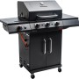 Schwarzer Char-Broil Gasgrill Performance Power Edition 3 mit 3 Brennern und Unterschrank.