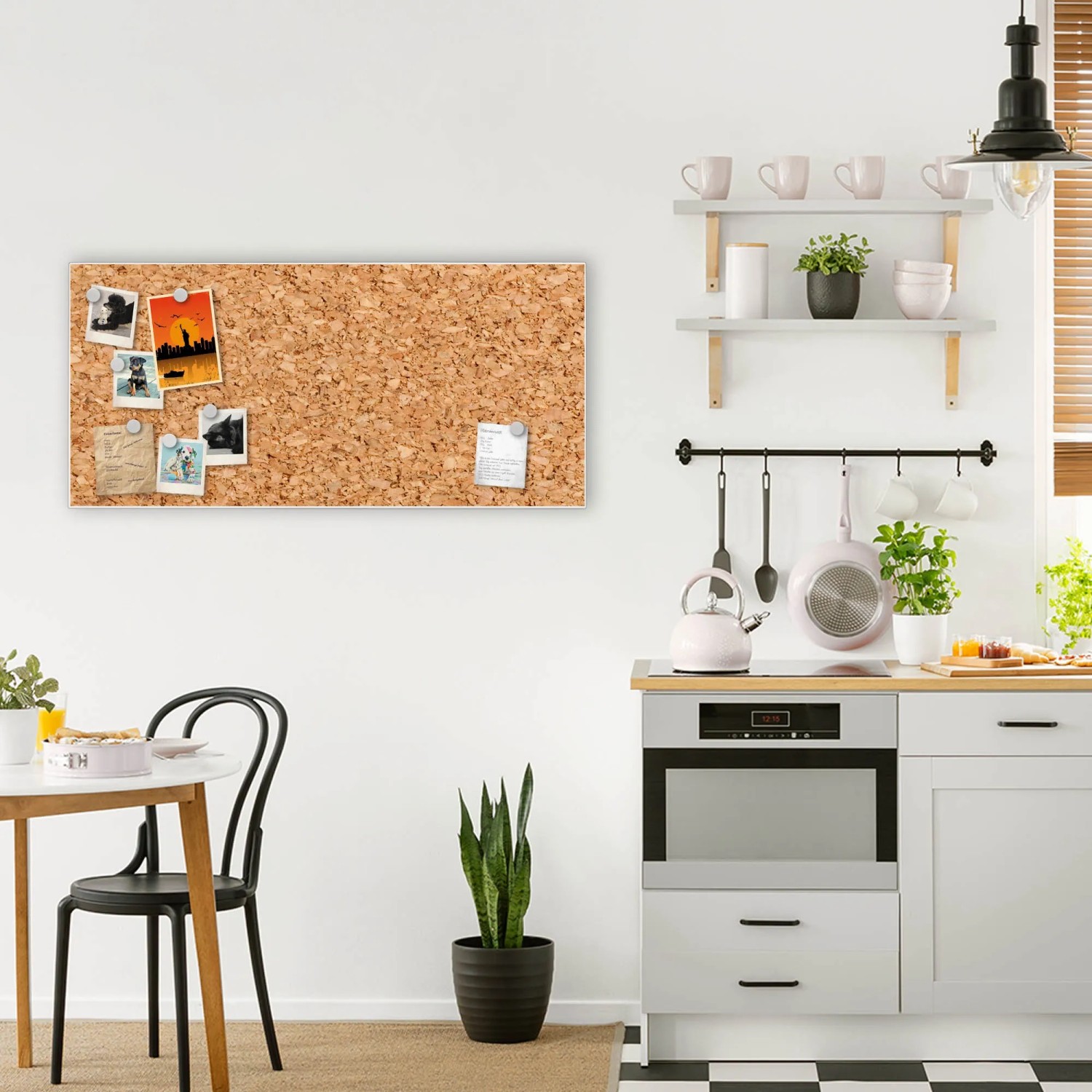 Banjado Magnettafel 78x37cm mit Kork-Motiv und Magneten in Küche.