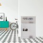 Modularer Relaxdays Schuhschrank aus transluzentem Kunststoff mit 6 Fächern und Türen im modernen Flur. Stauraum für Schuhe.
