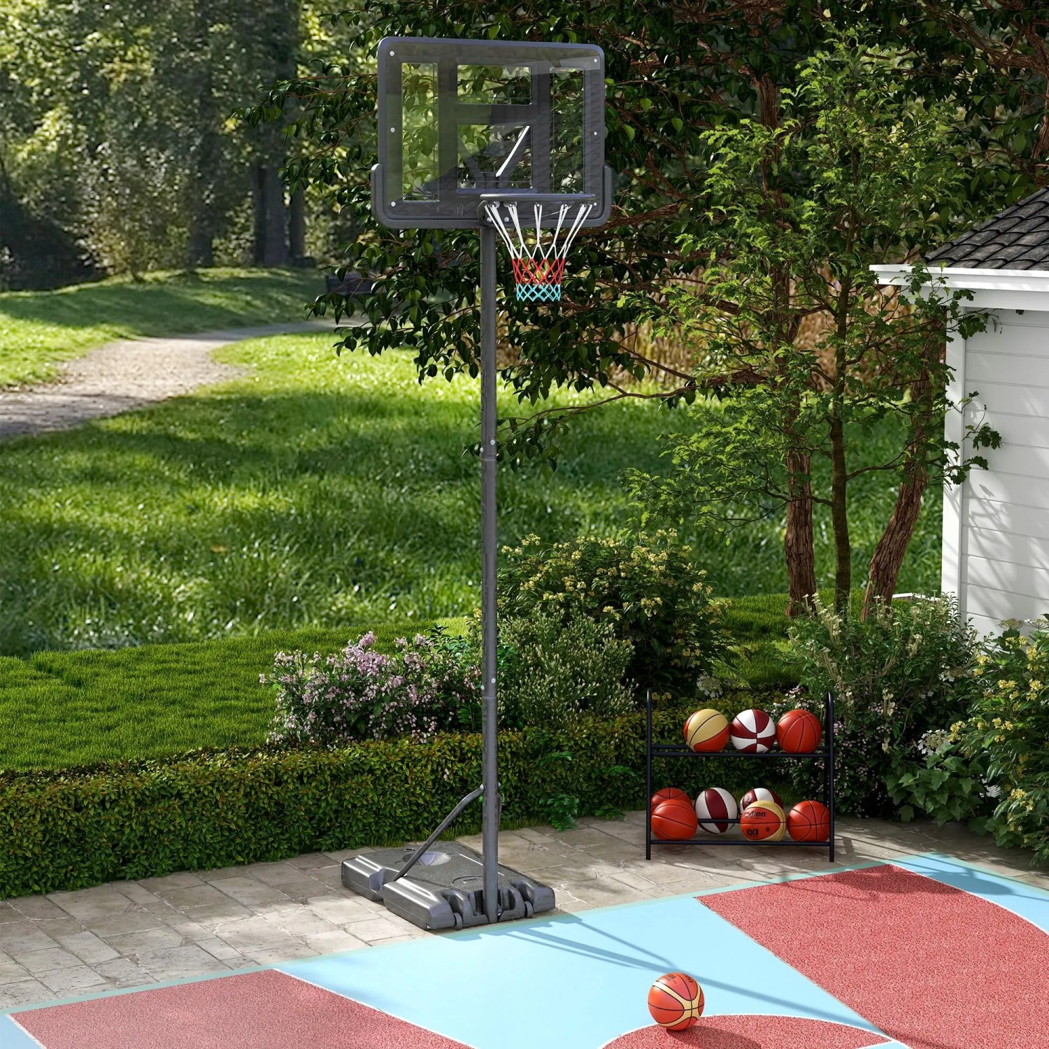 Höhenverstellbarer, schwarzer SPORTNOW Basketballständer mit transparentem Backboard auf Outdoor-Spielfläche.