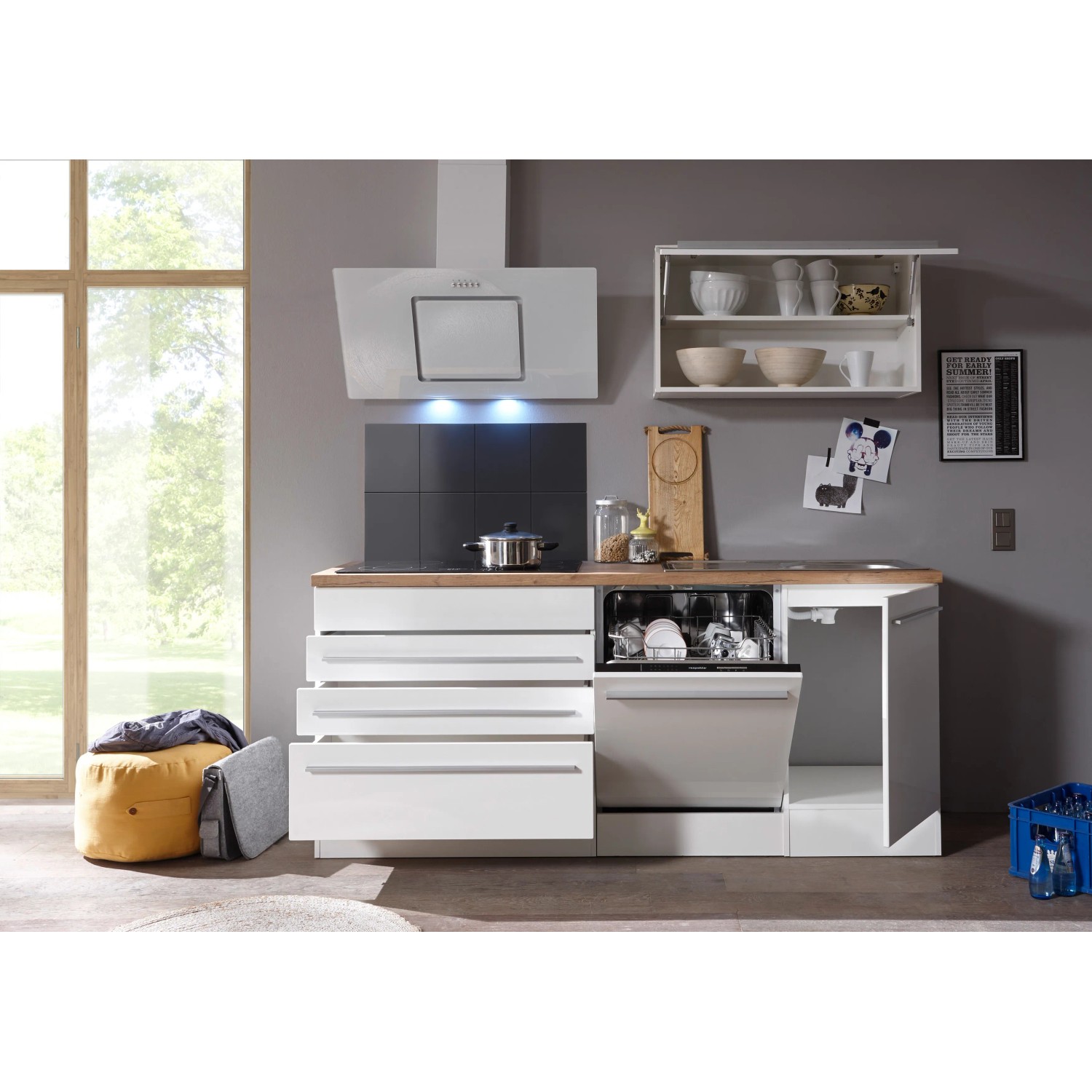 Respekta Premium Küchenzeile 320 cm in Weiß Hochglanz mit E-Geräten und viel Stauraum.