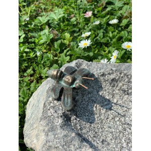 Insektentränke aus Granit mit Deko-Biene, handgefertigt, für den Garten.