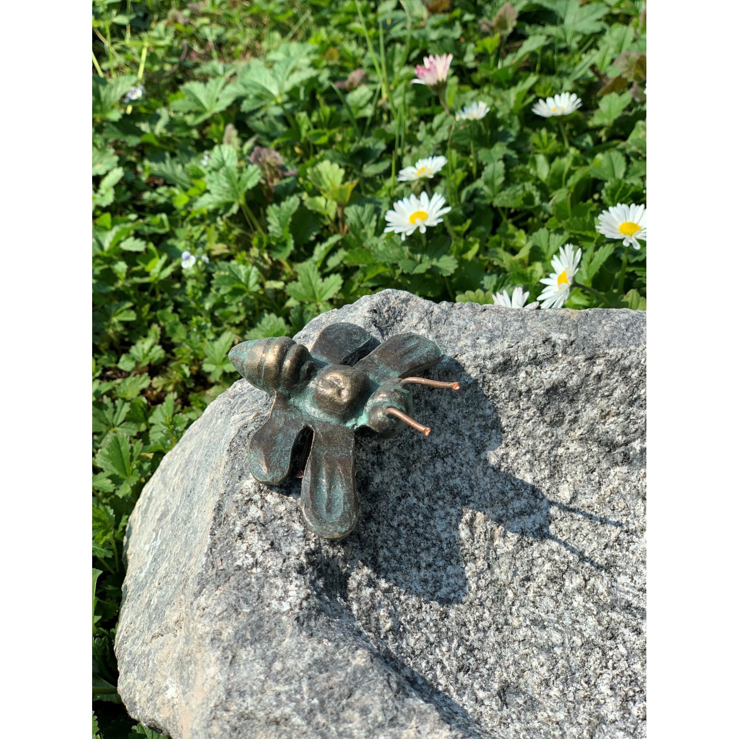 Produktbild von 2er-Set Insektentränke Gelb & Rosa – Bienen-Tränke Für Garten & Terrasse, Praktische Wasserstelle Für Bienen & Insekten, Hitzefeste Trinkhilfe