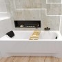 Weiße BONA Rechteck-Badewanne 160x70 mit schwarzer KODI Kopfstütze und Holz-Badewannenablage im modernen Bad.