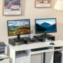 Verstellbarer Vinsetto Monitorständer Doppelter für zwei Monitore auf Schreibtisch.