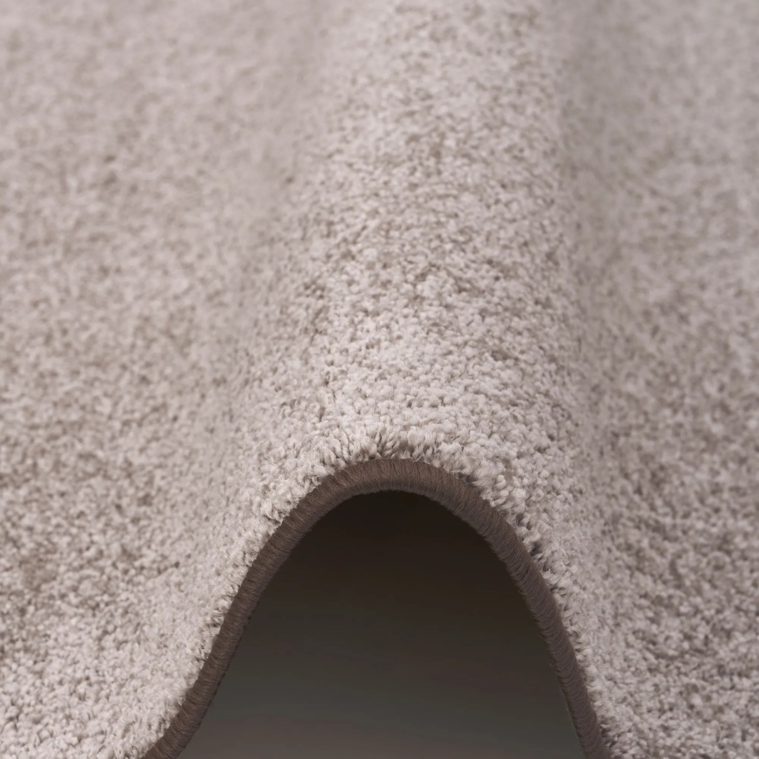 Detailansicht: Taupefarbener Snapstyle Hochflor Teppichläufer Cottage, 100x400cm.