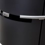 Detailansicht: Schwarzer Aduro Kaminofen 9 mit Stahlverkleidung und silbernem Türgriff.