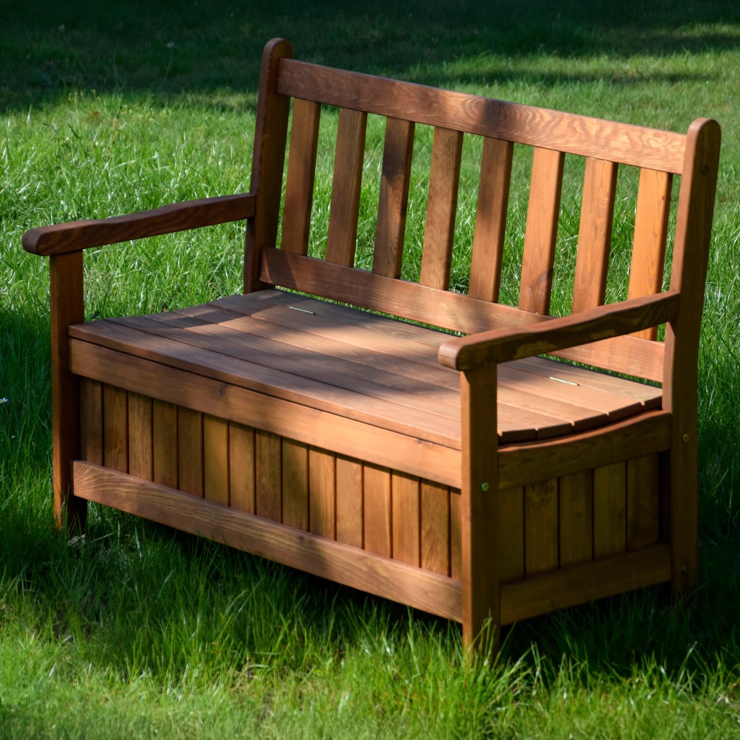 Gartenbank 2-Sitzer aus geöltem Kiefernholz mit Stauraum, braun. FSC®-zertifiziert.
