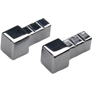 Zwei polierte Edelstahl Abschlussprofile, quadratische Ecke, 10 mm, für Fliesenschienen.