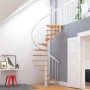 Dolle Spindeltreppe Montreal, Ø 120 cm, mit Buchenstufen und weißem Geländer.