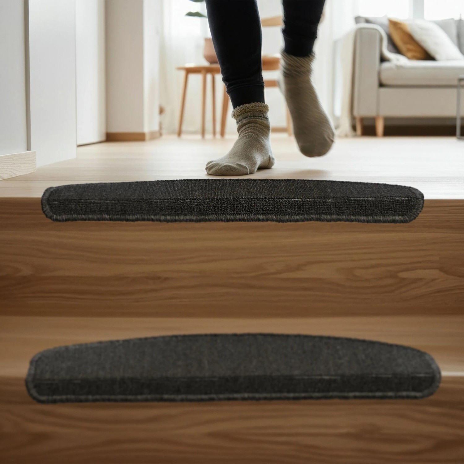 Relaxdays Treppenmatten 15er Set Kunststoff Dunkelgrau Selbstklebend Rutschhemmend 4 cm x 65 cm x 24 cm_3