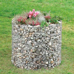 Rundes Bellissa Gabionen-Hochbeet (Ø 92cm) mit Steinen befüllt und bepflanzt.