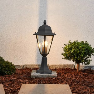 Schwarze Lindby Außenleuchte Edana aus Aluminium, spritzwassergeschützt, mit klarem Glas.
