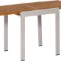 Ausziehbarer Balkontisch mit Akazienholzplatte und silbernem Gestell, Maße 65/130x65 cm.