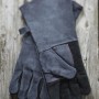 Rösle Grillhandschuhe aus Leder, grau und schwarz, für sicheres Grillen.