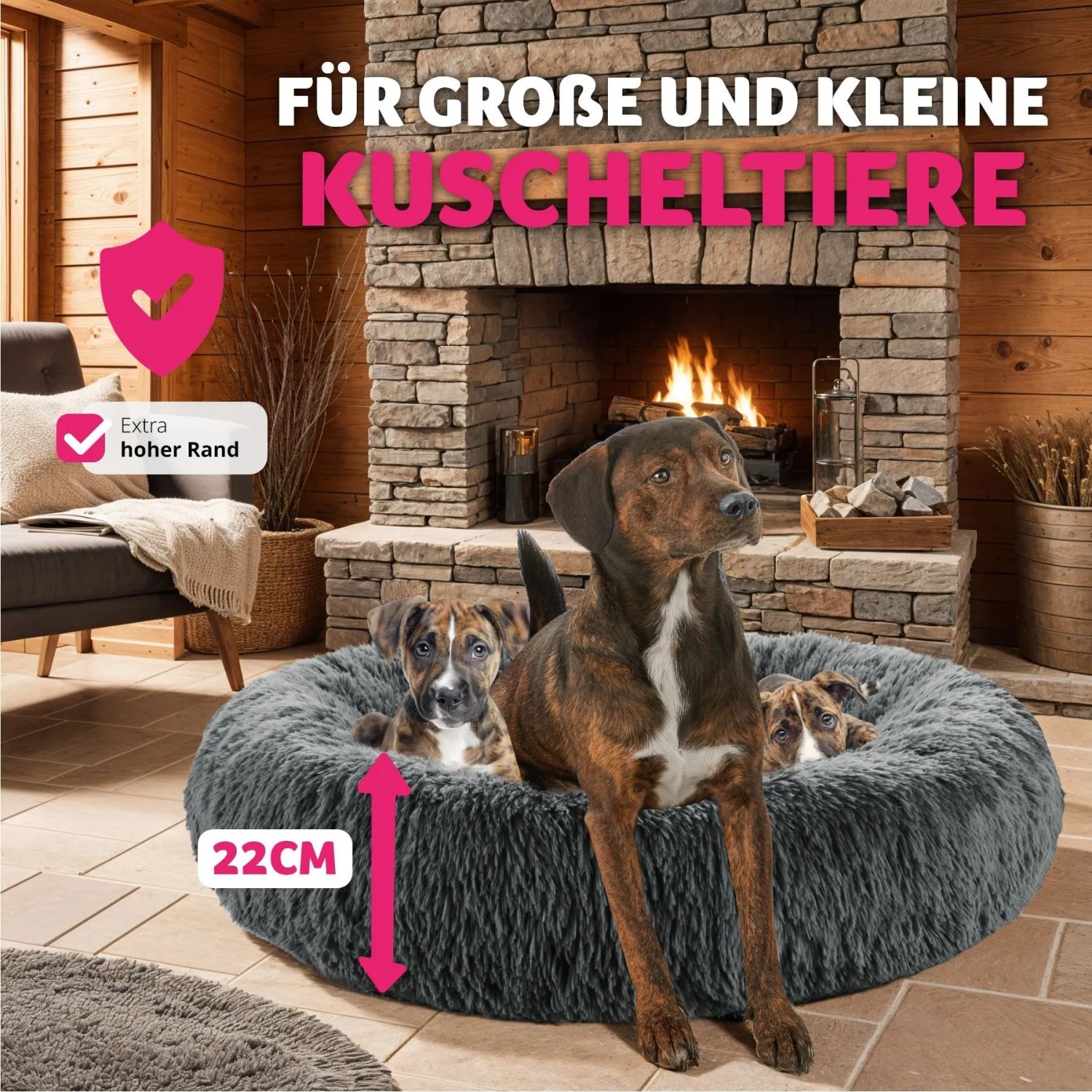 Graues, rundes Tectake Hundebett Maja mit Plüschrand und drei Hunden im Wohnzimmer.