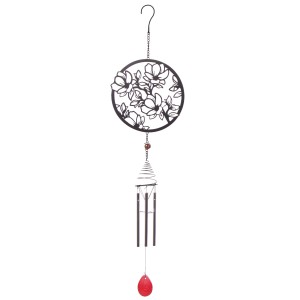 Mica Decorations Windspiel Blume: Schwarzes Eisen-Windspiel mit rundem Blumenmotiv, vier Klangröhren und rotem Pendel. Gartendekoration.