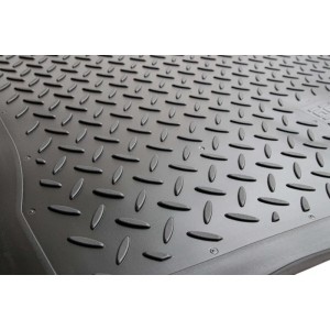 Schwarze Gummi Kofferraumwanne für Porsche Cayenne 1 (9PA, 2002-2010) mit Riffelstruktur.