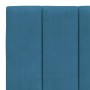 Blaues Samt Bett mit Matratze, gestepptes Kopfteil Detail.