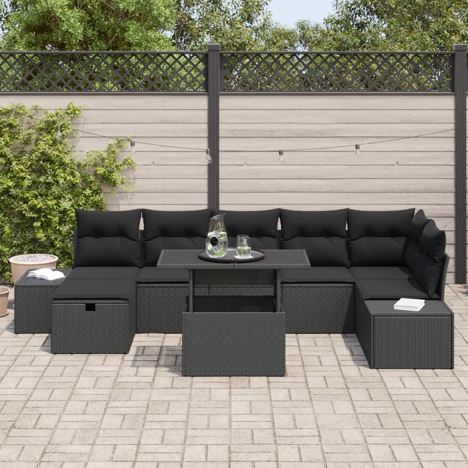 Schwarzes 8-tlg. vidaXL Garten-Sofa-Set aus Poly Rattan mit verstellbarem Tisch.