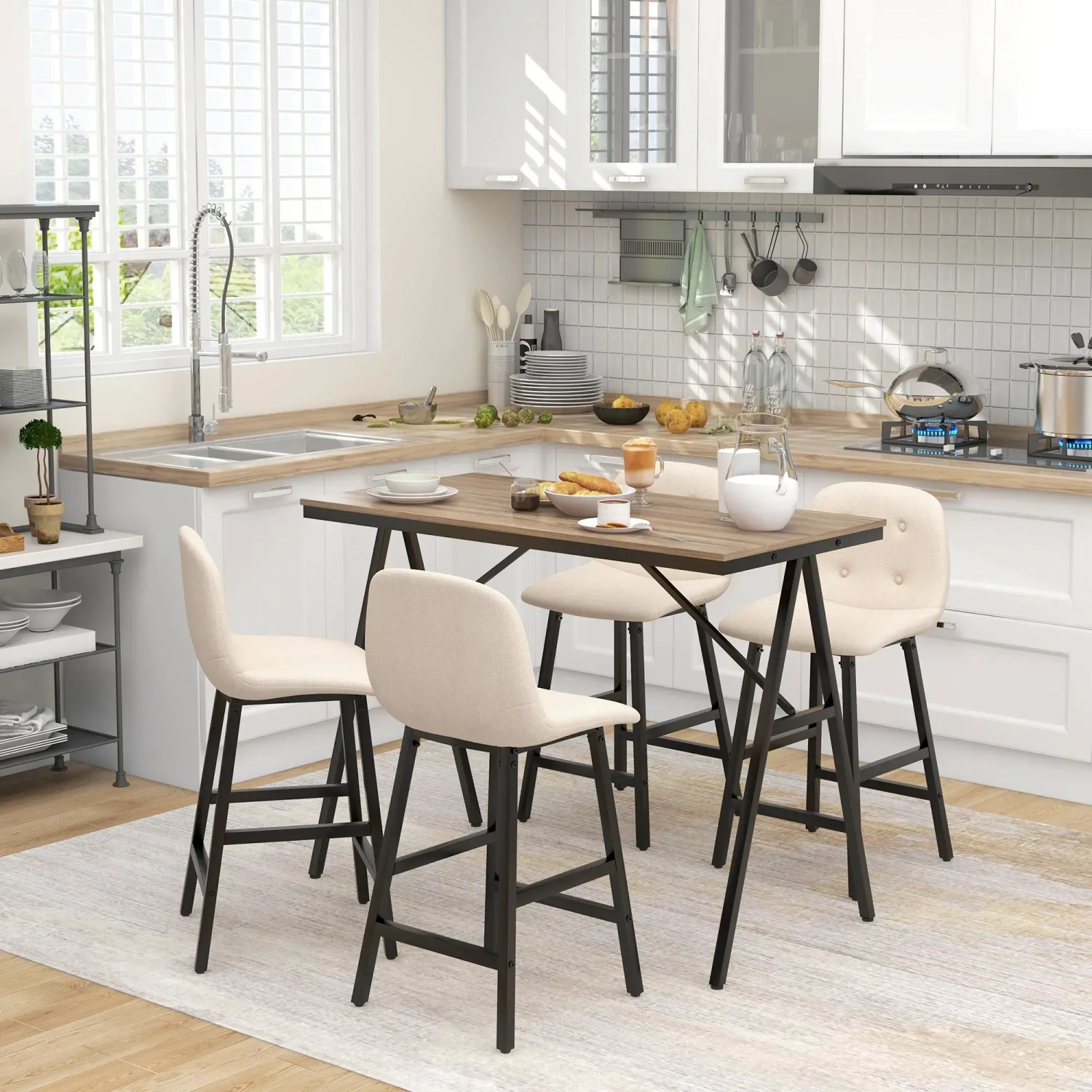 5-teiliges HOMCOM Bartisch-Set in Beige mit Holztischplatte und vier Barhockern mit Rückenlehne.