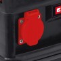 Detailaufnahme: Rote Steckdose am Einhell Notstromaggregat TC-PG 10 E5.