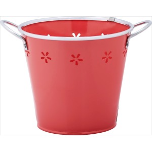 Roter Übertopf aus Stahl mit Lochmuster und Griffen, Ø 12 cm.