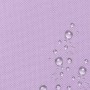 Nahaufnahme: Lila Gartenbank Kissenstoff mit Wassertropfen. Wetterfestes Sitzkissen für 2-Sitzer Bänke.