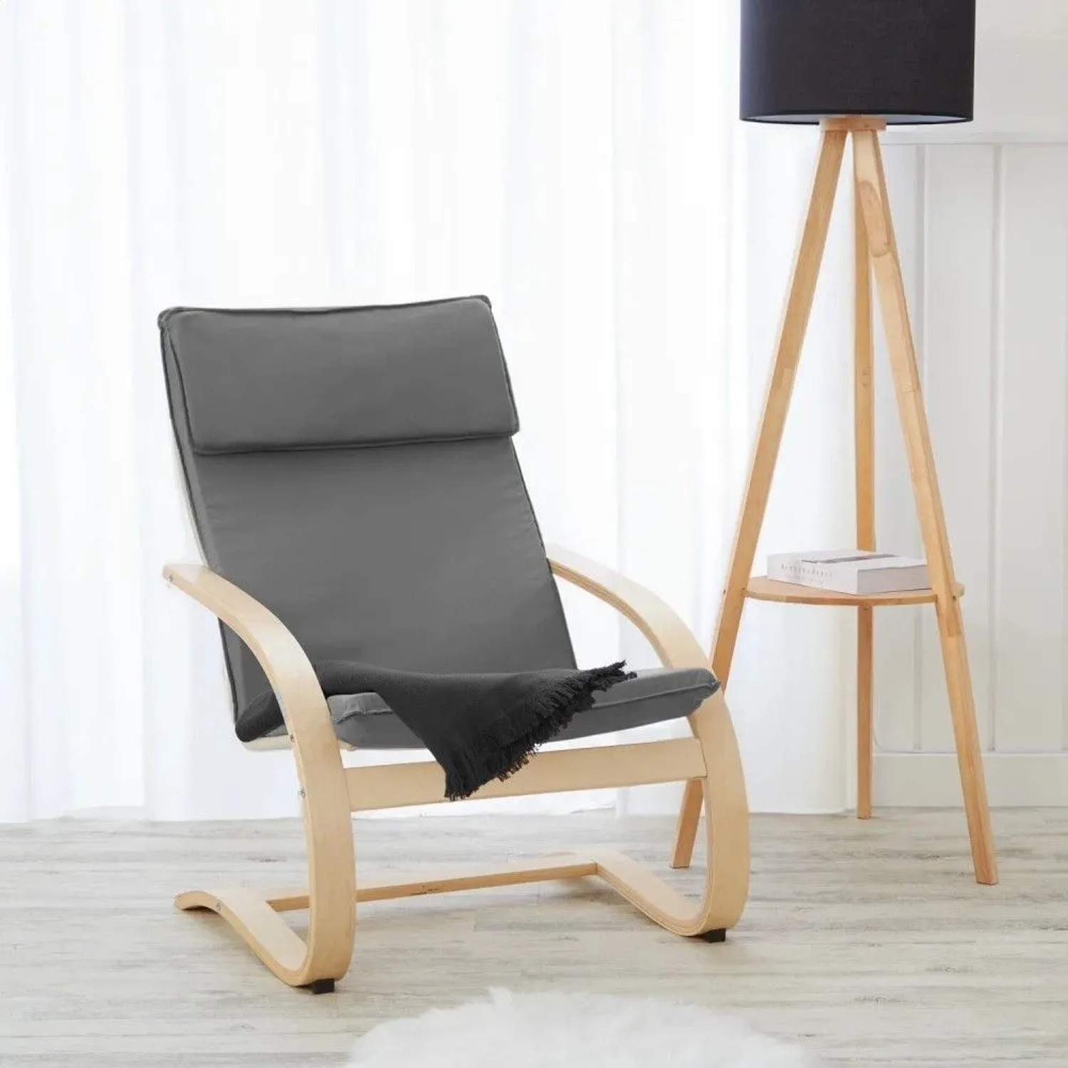 Grauer Homestyle4u Relaxsessel 2405 mit Schichtholzgestell, ideal als Loungesessel zum Entspannen.