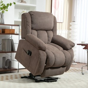 Hellbrauner elektrischer Relaxsessel mit Aufstehhilfe, leicht angehoben. Komfortabler Loungesessel mit Fernbedienung.