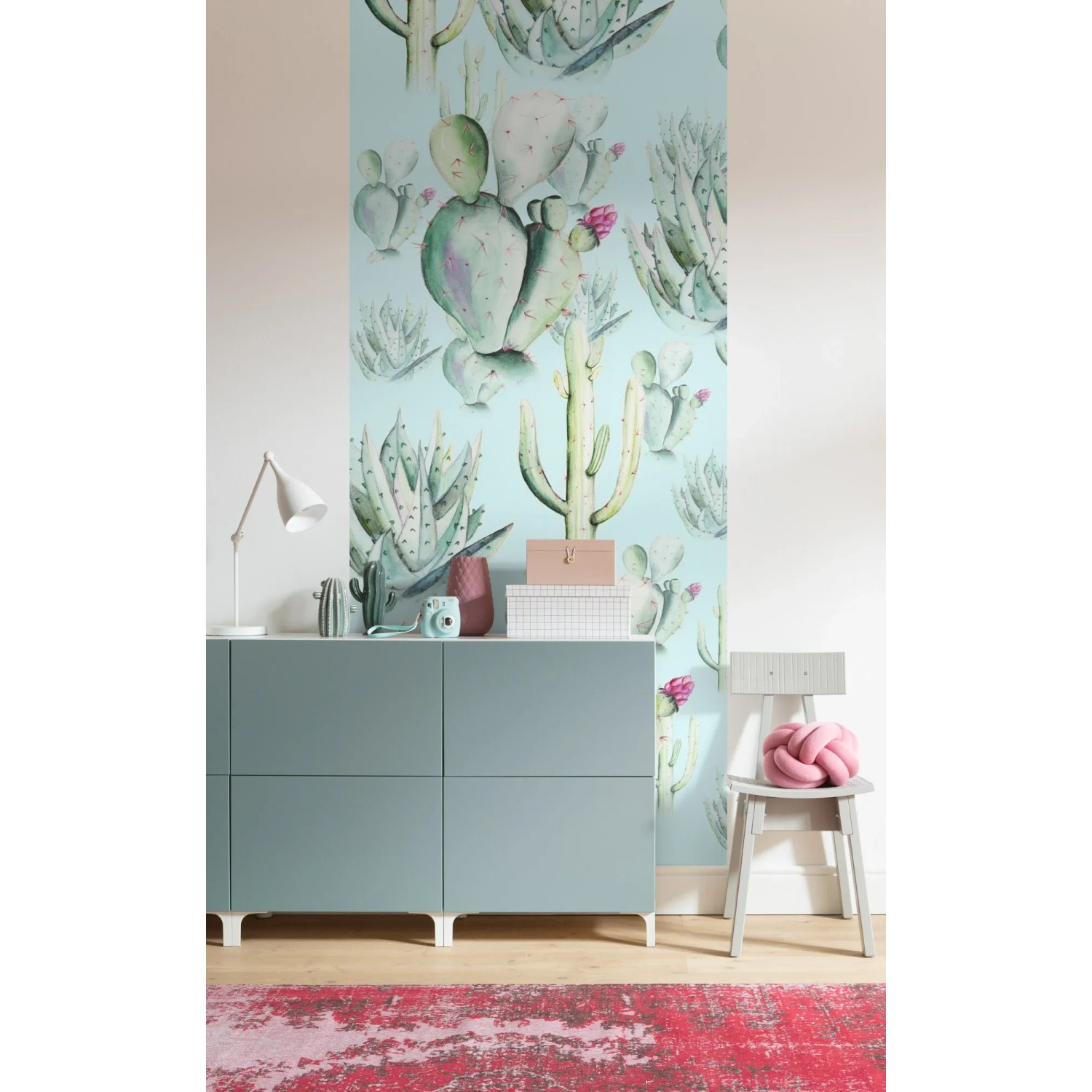 Komar Vlies Fototapete Cactus Blue Panel, 100x250 cm, mit Kakteen-Motiv.