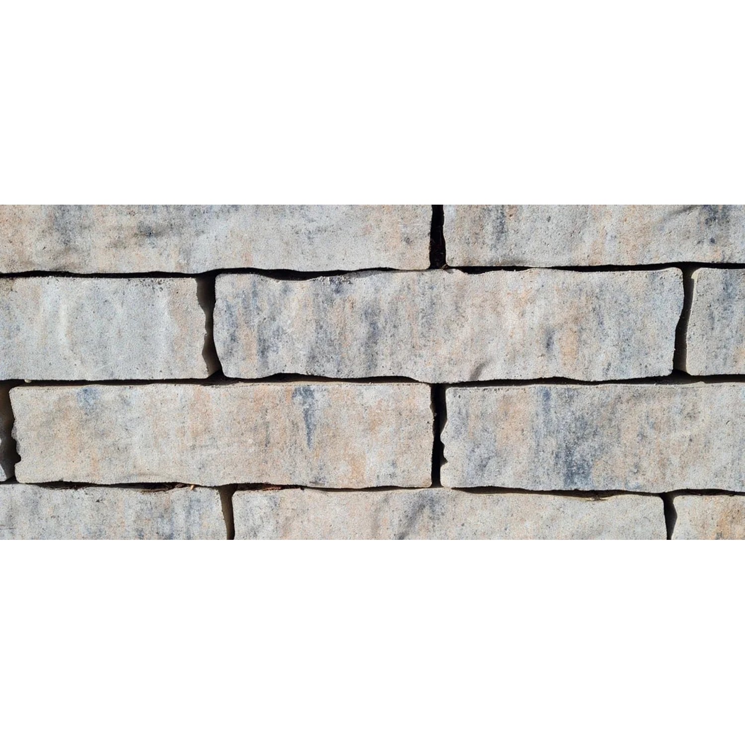 Diephaus Mauerstein Menhire Muschelkalk, Ansicht einer Mauer aus den Steinen.