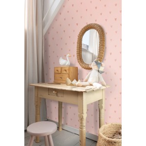 Rosa Tapete mit Herzchenmuster im Kinderzimmer. ESTAhome Vliestapete.