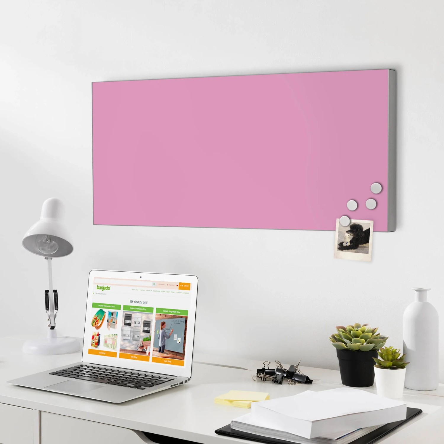 Banjado Magnettafel 78x37cm mit Rosen Motiv, silberne Magnetwand mit Magneten als Wanddekoration.