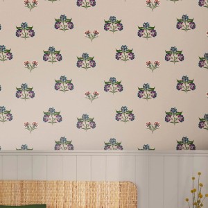 Joules Vliestapete Indienne Block Print Dawn Grey mit floralem Muster.