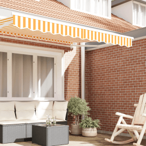 Gelb-weiß gestreifte Markisenschürze aus Polyester mit Wellenkante. Ersatz-Volant für Sonnenschutz auf der Terrasse.