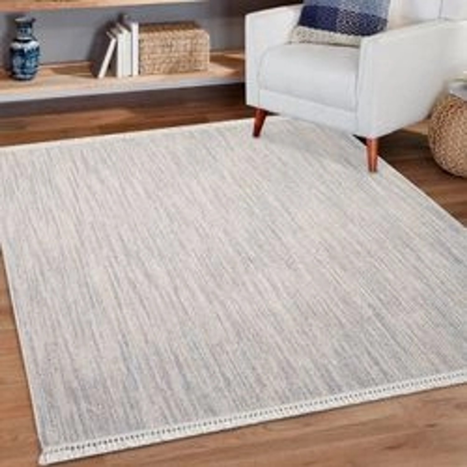 Grauer payé Teppich Klassiko mit Fransen, 200x290 cm. Kurzflor Teppich im Boho-Look.