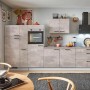 Moderne pino Küchenzeile 340cm in Beton Perlgrau mit Geräten und Apothekerschrank.