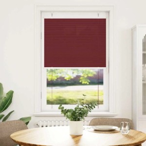 Bordeauxrotes Plissee 70x150 cm am Fenster, bietet Sicht- und Sonnenschutz. Faltbarer Polyester-Stoff.