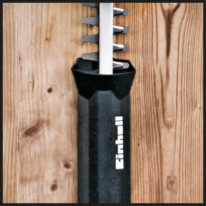 Detailaufnahme: Einhell GH-EH 4245 Elektro-Heckenschere mit lasergeschnittenen Messern.