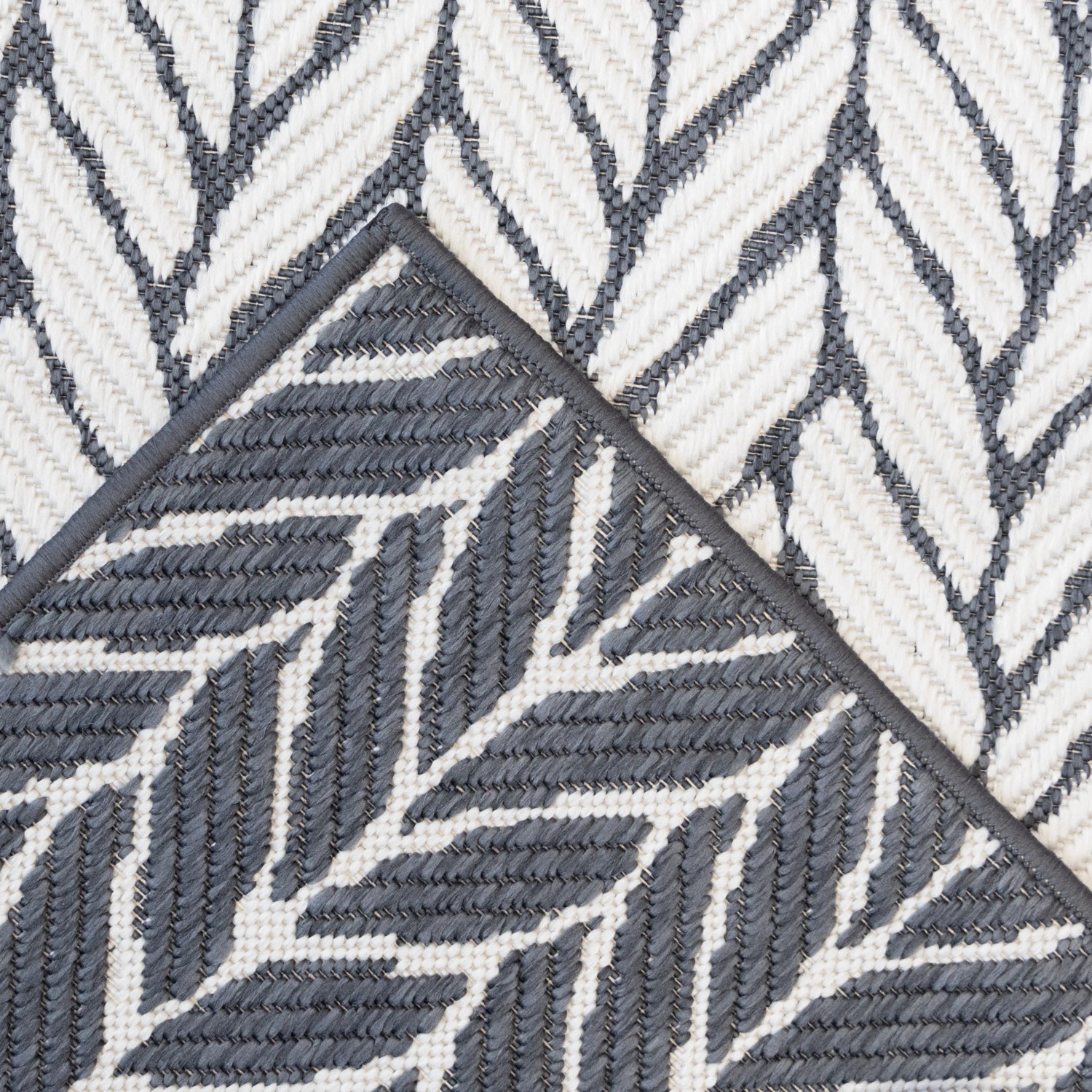 Grauer Primaflor In- & Outdoorteppich Reverso Knitted Joy, 160x220cm, mit Blattmuster.
