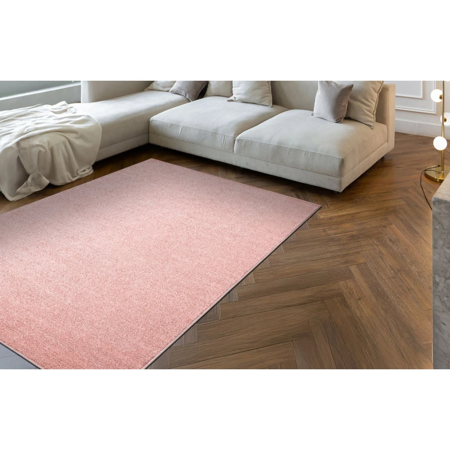 RugsX Teppich Eton Plus in Rosa, rechteckig, mit weichem Polypropylen-Flor auf Holzfußboden im Wohnzimmer.