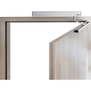 Doortronic Innentür-Antrieb am Türrahmen mit geöffneter Tür für barrierefreies Wohnen.